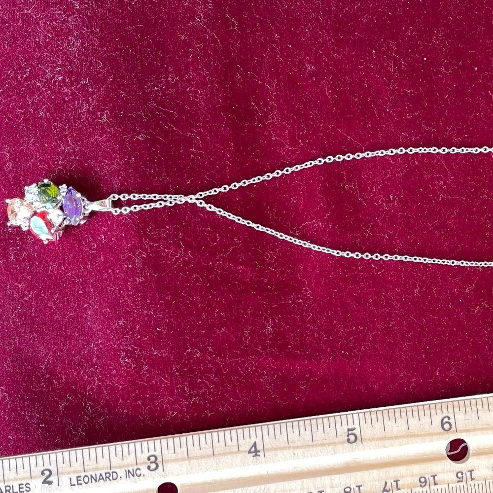 Set of necklace and matching earrings